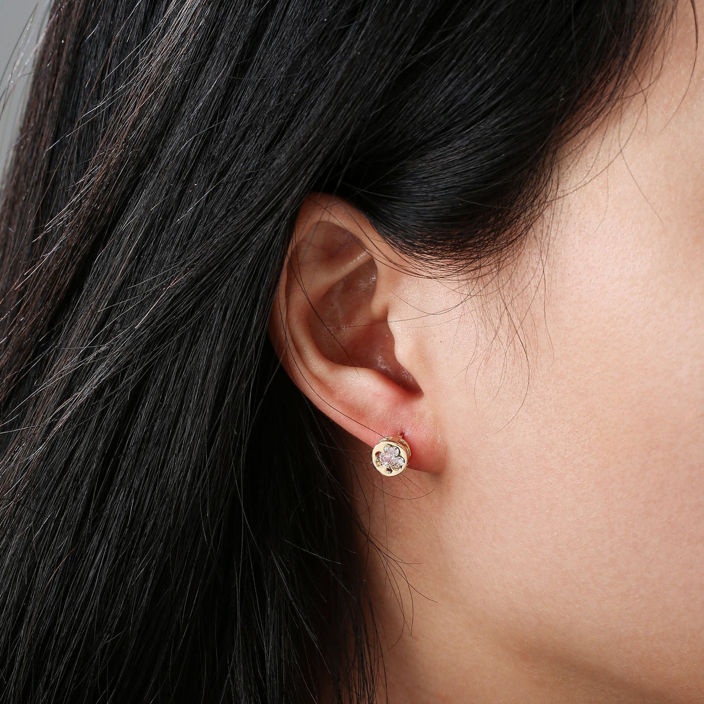 Grá Collection Gold Plated Cubic Zirconia Clover Design In Circle Earrings