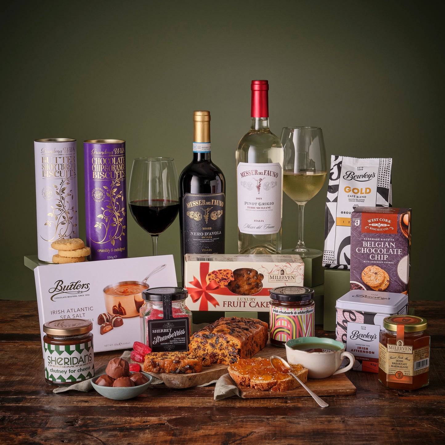 The Classic Irish Food & Wine Gift Basket