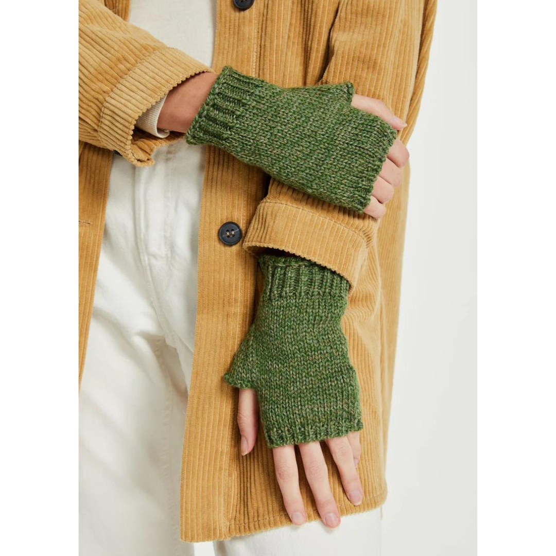 Ladies Aran Wool Green Fingerless Mitts