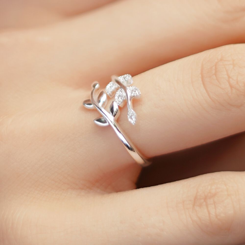 Newbridge Silverware Leaf Ring with Clear Stones