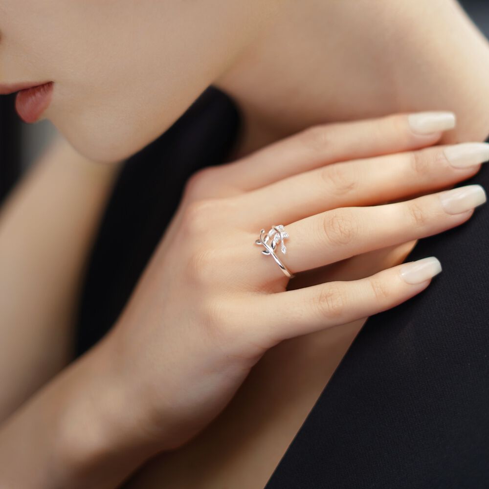 Newbridge Silverware Leaf Ring with Clear Stones