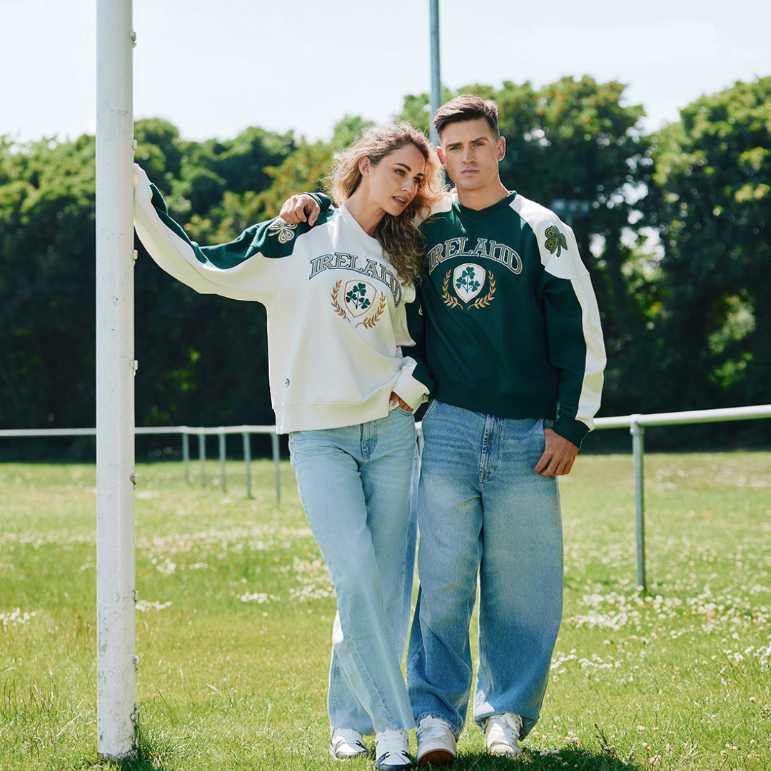 Unisex Ireland Crest V-Neck Green and Cream Sweatshirt