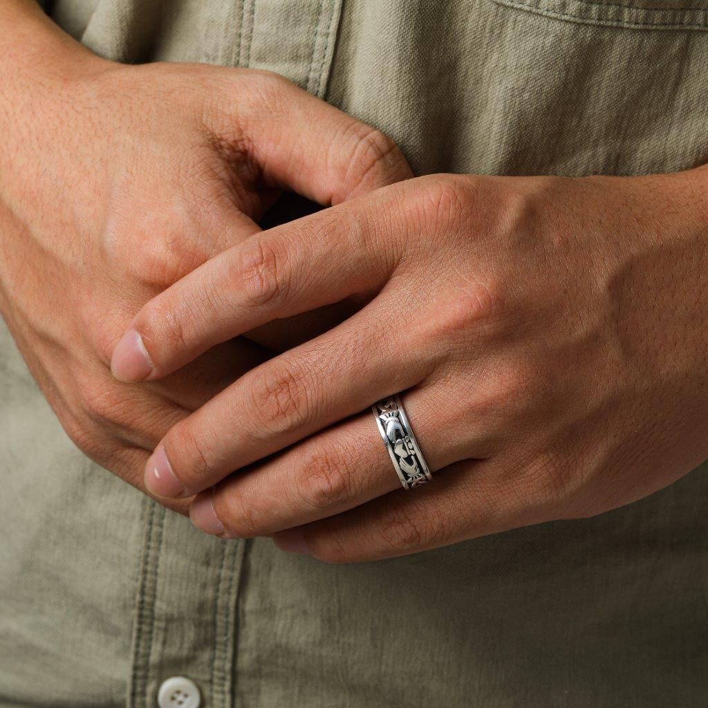 Men's Claddagh Band Ring