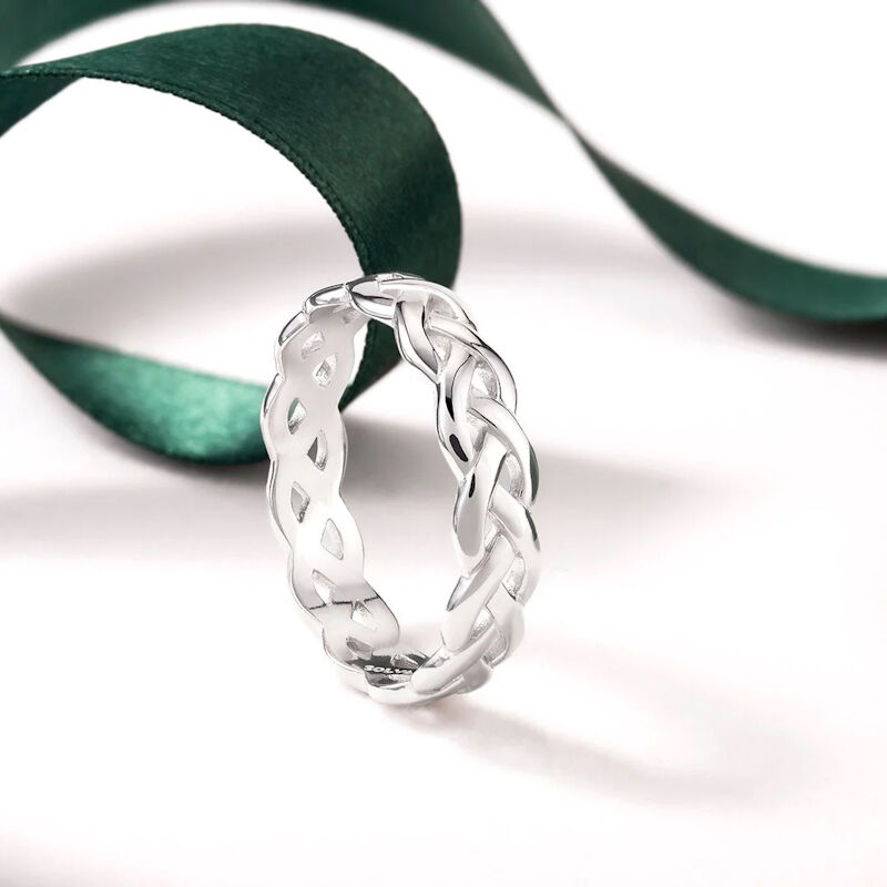Hallmarked Sterling Silver Ladies Celtic Knot Ring