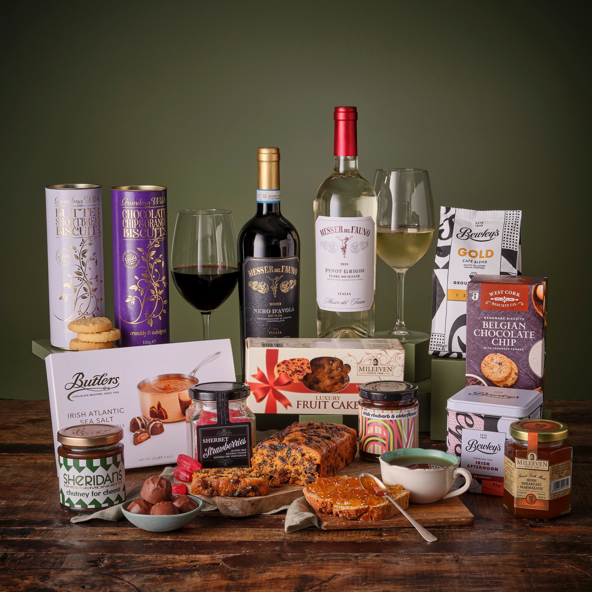 The Classic Irish Food & Wine Gift Basket