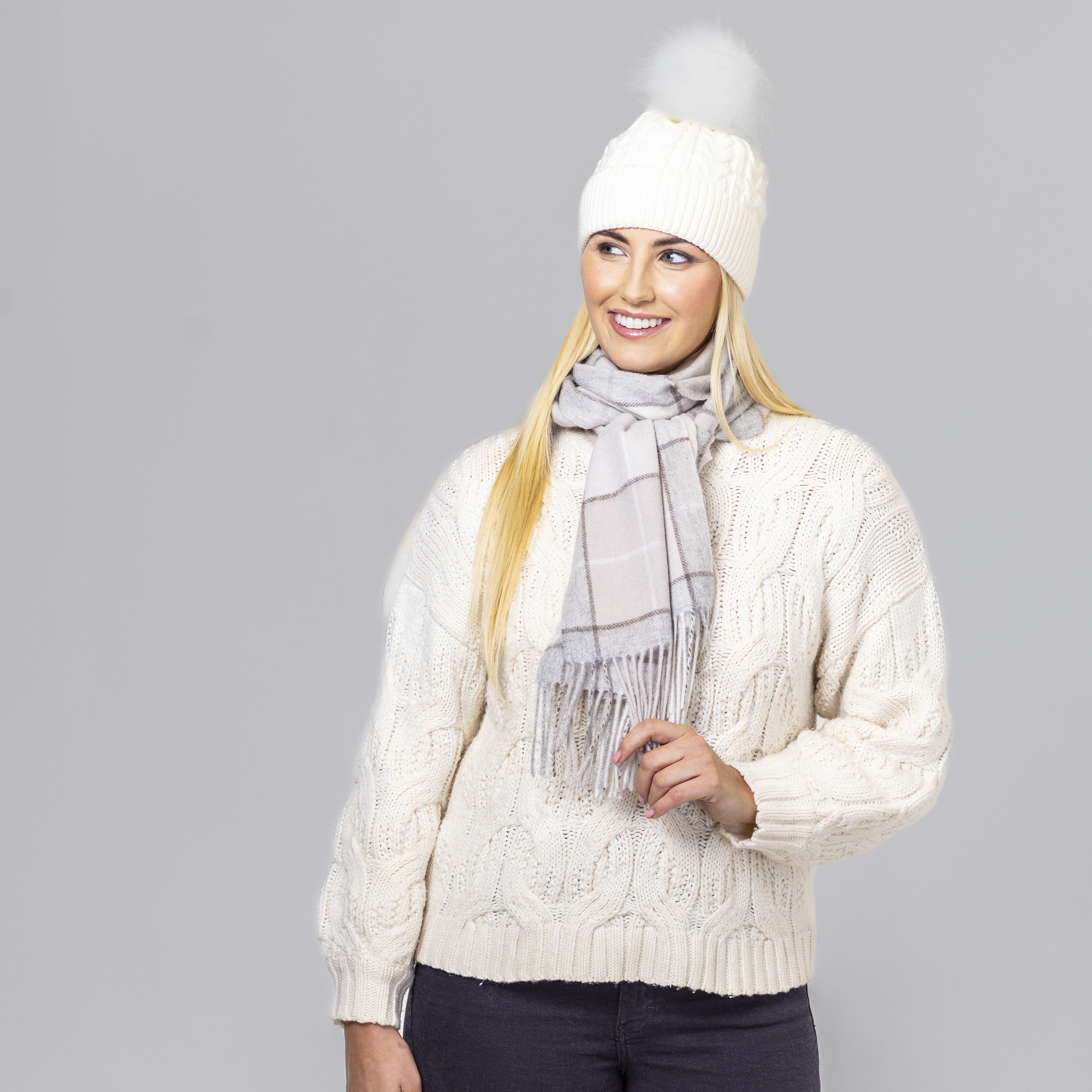 Heritage Traditions Tartan Woollen Scarf – Natural Design 