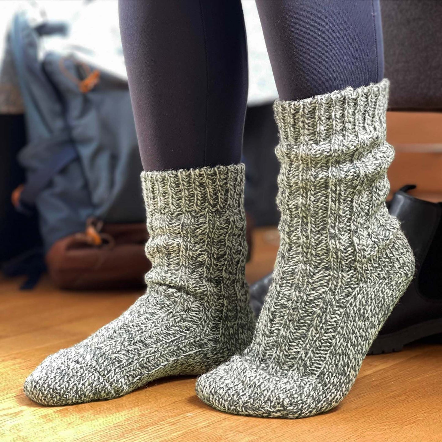 Doogan Donegal 100% Pure Wool Irish Walking Socks Marl Green & White