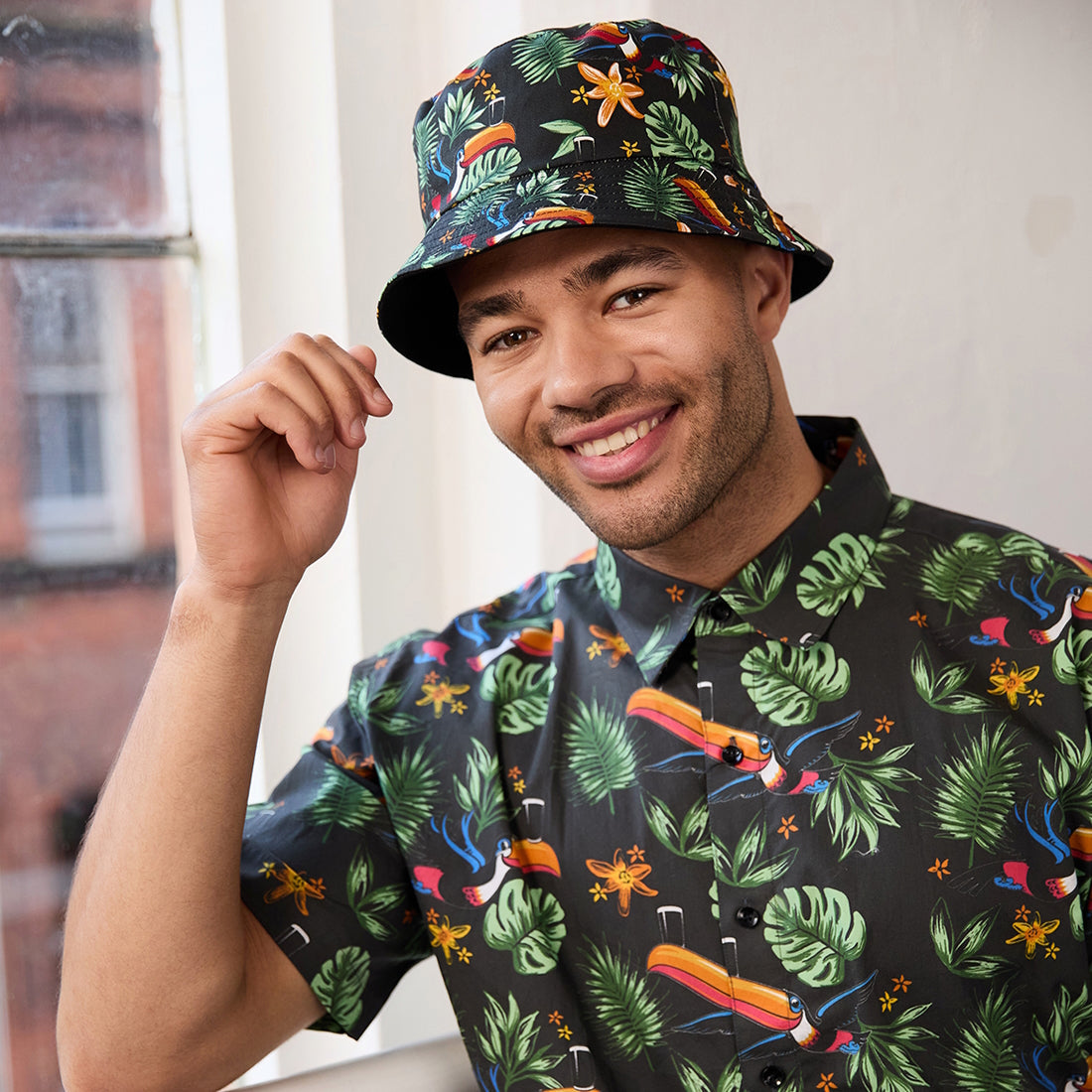 Guinness Toucan Hawaiian Print Bucket Hat 
