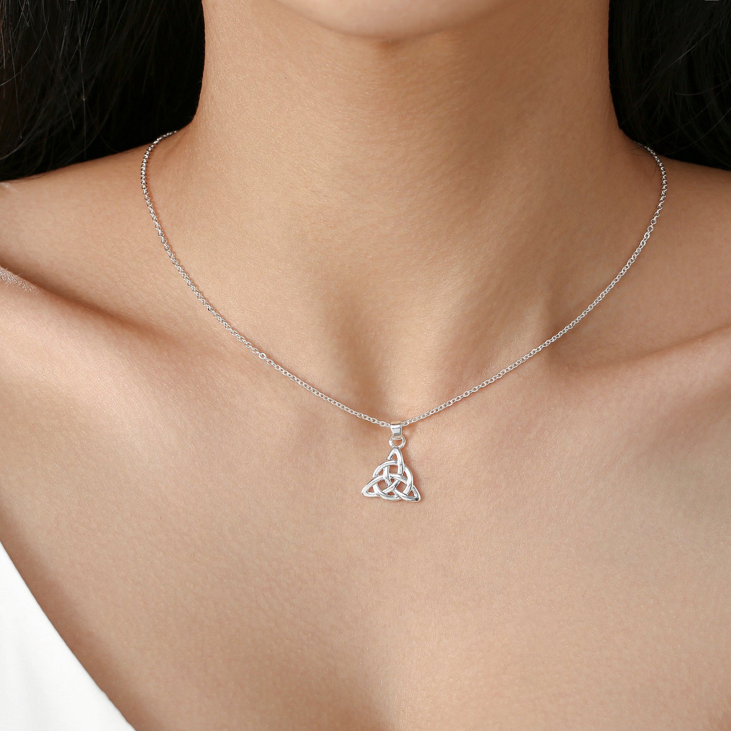 Silver Plated Plain Trinity In Circle Pendant