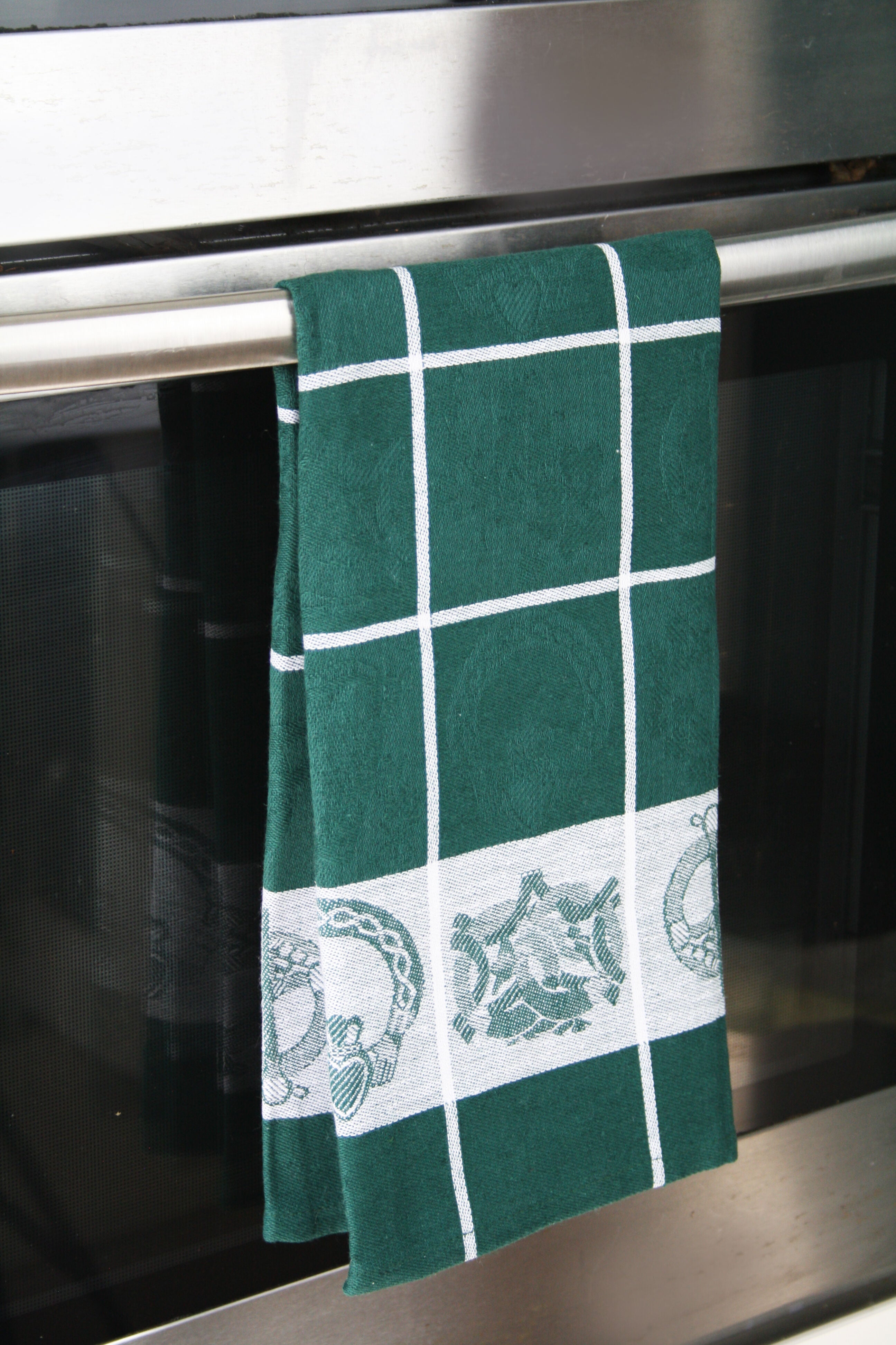 Treasures Of Ireland Embroidered Green Waffle Tea Towel (2 Pack) 