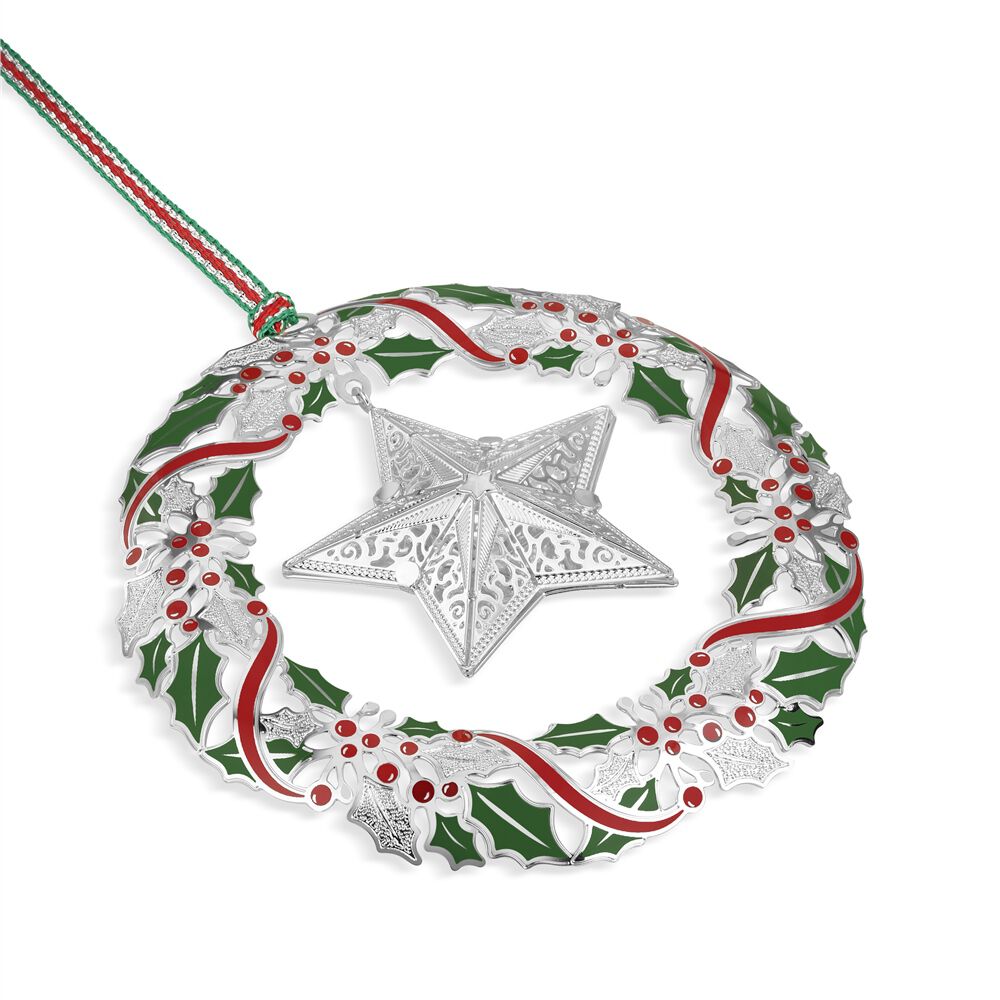 Wreath With Star Christmas Ornament